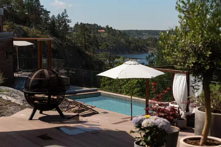 Pool & Meerblick in der Villa Bianca auf Älgö bei Stockholm