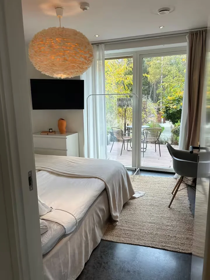 Schlafzimmer in der Villa Bianca auf Älgö bei Stockholm