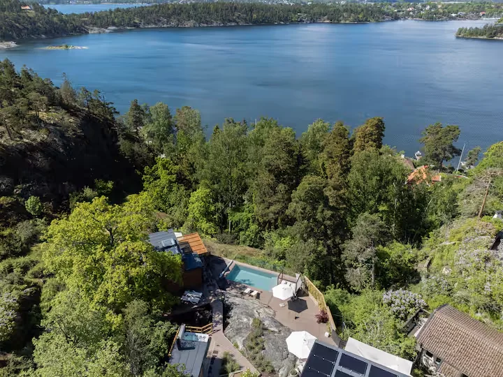 Pool & Meerblick in der Villa Bianca auf Älgö bei Stockholm
